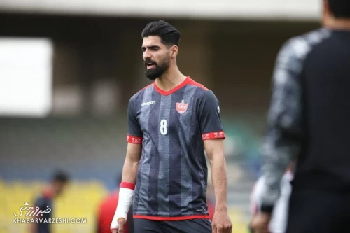 بازگشت هافبک جنجالی به ترکیب پرسپولیس