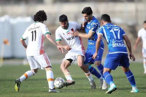 جدایی یک بازیکن استقلال به آخر فصل موکول شد