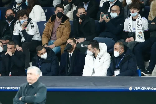 سرخیو راموس پشت نیمکت رئال مادرید نشسته بود / عکس