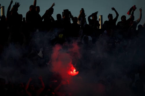 ۱۳ هوادار پرسپولیس و سپاهان محروم شدند!