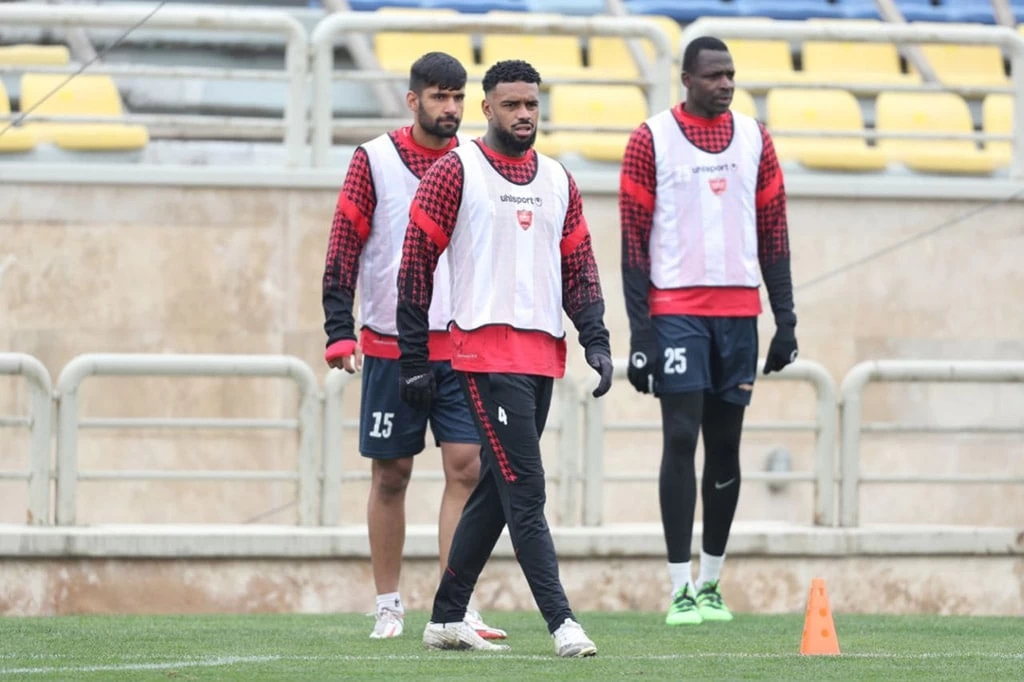 مثلث پرسپولیسی کفش طلا در غیاب پرسپولیسی واقعی!