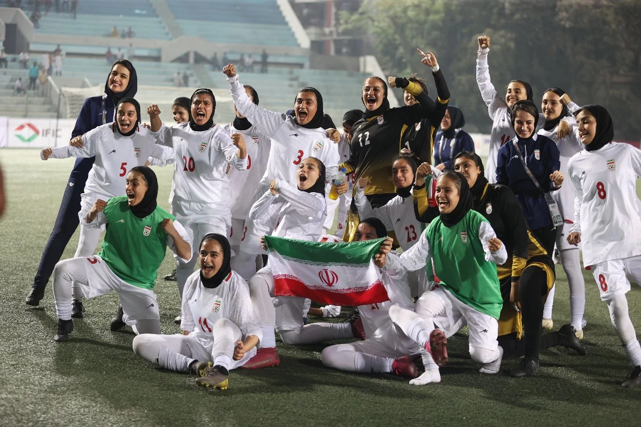 صعود رویایی و جشن دختران فوتبال ایران در بنگلادش (عکس)