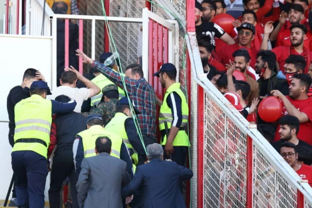 فریدون اصفهانیان: پرسپولیسی‌ ها امکان بازگشت به زمین نداشتند