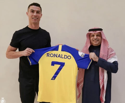 عکس| پاسخ عجیب الهلال به النصر: پیراهن آبی با اسم مسی!