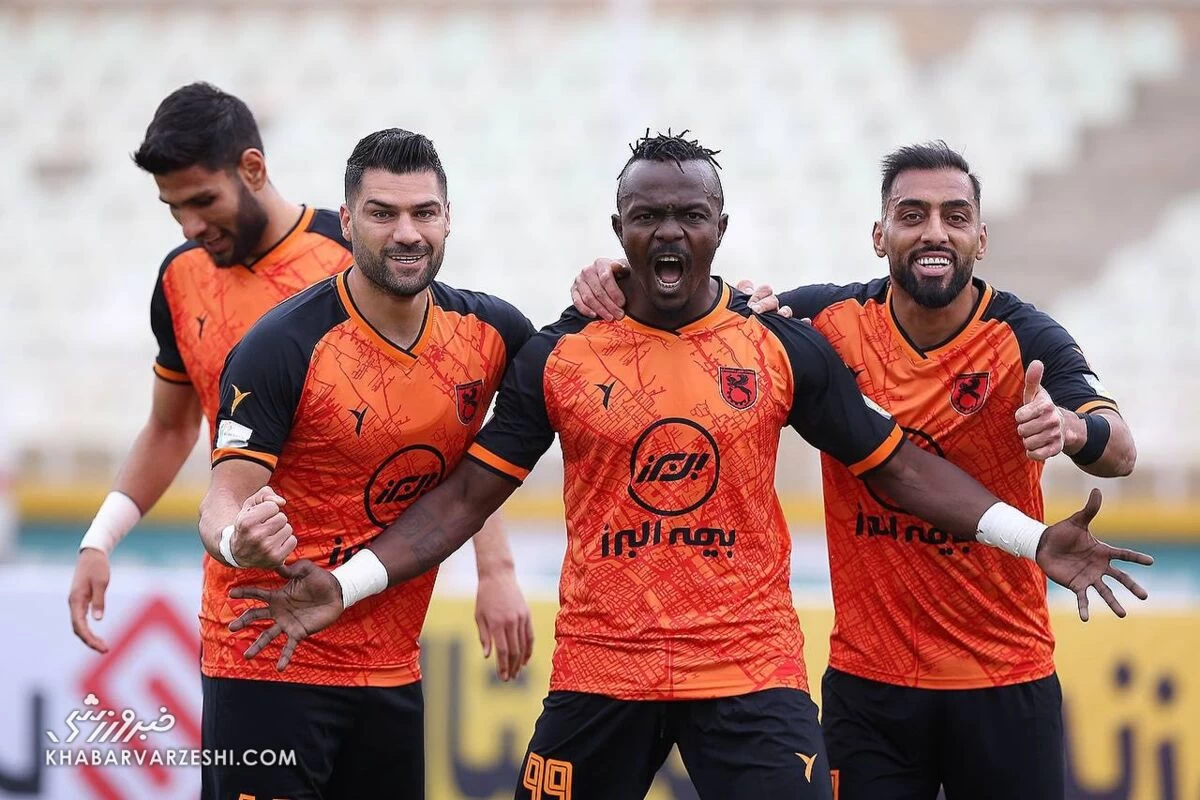 جنجال بر سر خرید یک مهاجم؛ یحیی راست می‌گوید یا مدیران پرسپولیس