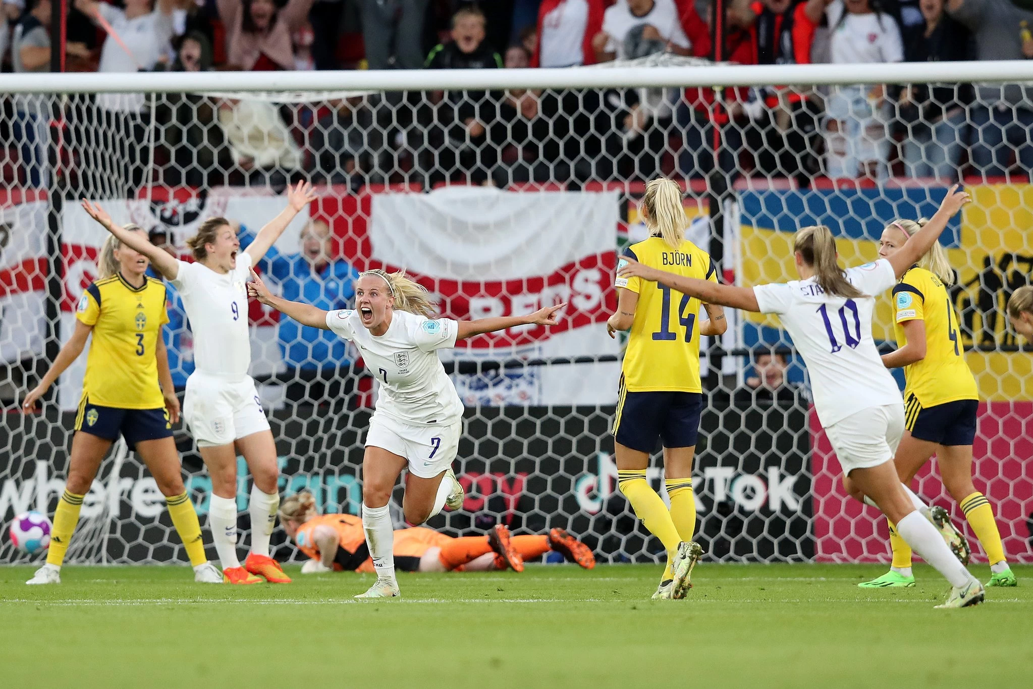 یورو زنان ۲۰۲۲؛ صعود انگلیس به فینال با پیروزی ۴-۰ مقابل سوئد