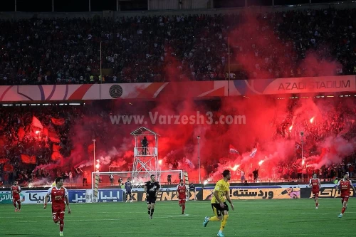 تلخ و زشت از سکوها سپاهان و پرسپوليس