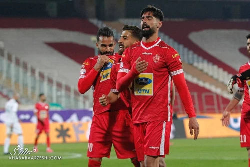 تخفیف ۵۰ درصدی تنها راه ماندن هافبک سرخ‌ها/ پرسپولیس این بار برای بازیکن خود شرط گذاشت