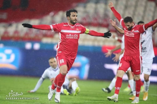 پیشنهاد لژیونر پرسپولیسی به هافبک سرخ‌ها برای رفتن به قطر