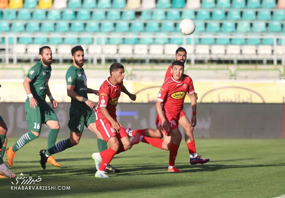 ببینید| ذوب آهن ۱ - پرسپولیس ۱/ یک پرسپولیسی تیم یحیی را از کورس قهرمانی دور کرد؛ تارتار جواب تهمت‌ها را داد