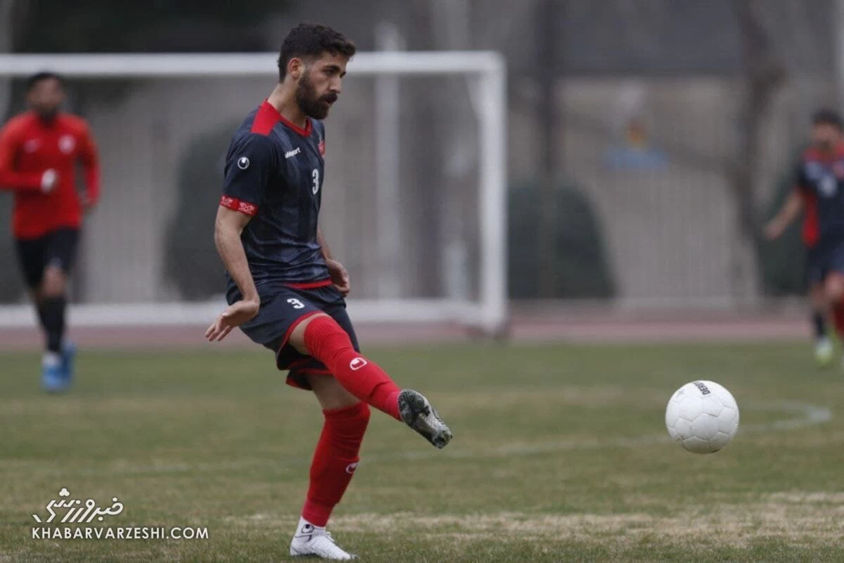 مدافع پرسپولیس خانه‌نشین شد/ زمان احتمالی بازگشت به میادین