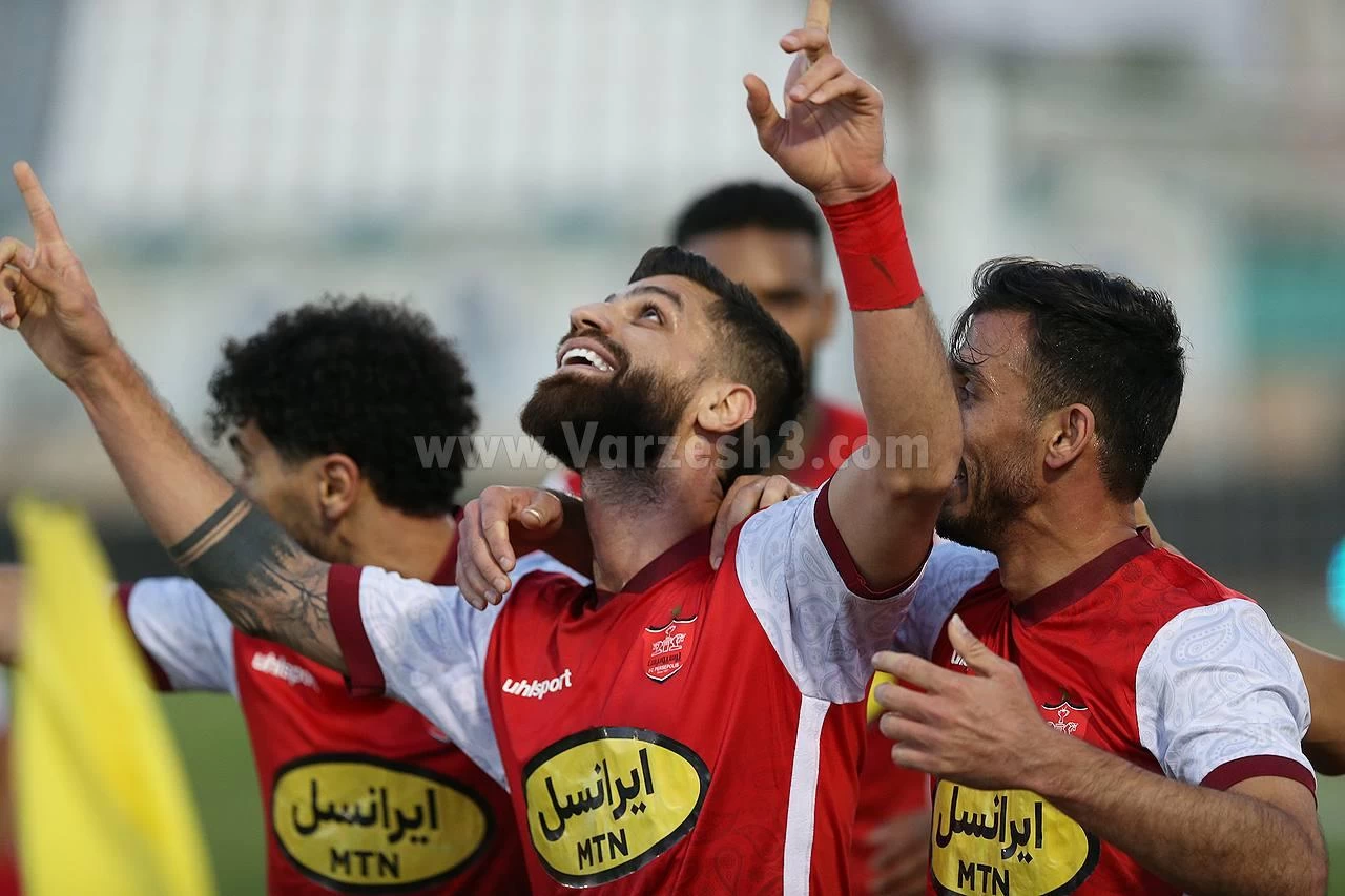 گزارش زنده؛ پرسپولیس 1 - آلومینوم 0