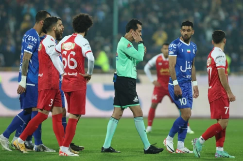 ملاقات با داور جنجالی پرسپولیس در فرودگاه