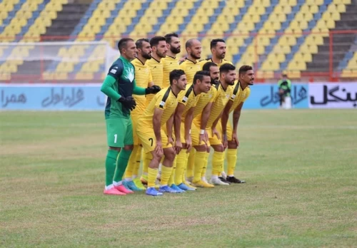 رئیس هیات فوتبال شیراز: فجر تنها یک بازی خانگی را در ورزشگاه ثامن الائمه برگزار می کند